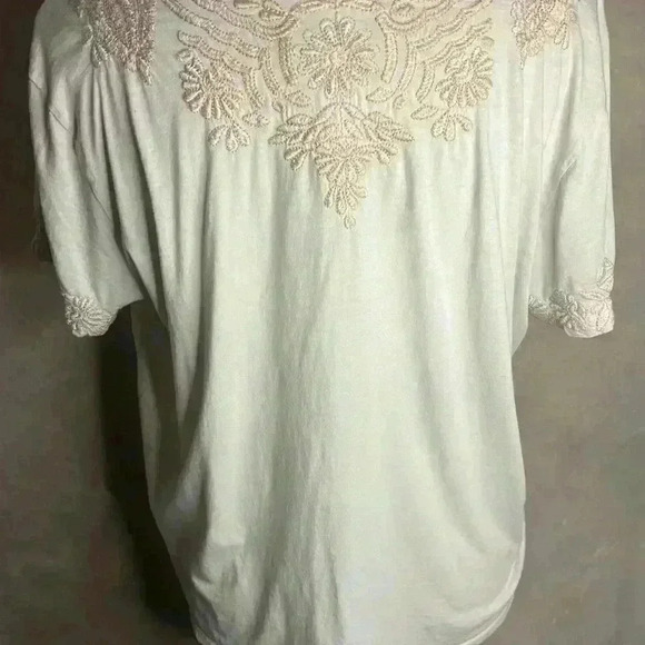 Gorgeous Embroidered Johnny Was Top - Picture 4 of 8